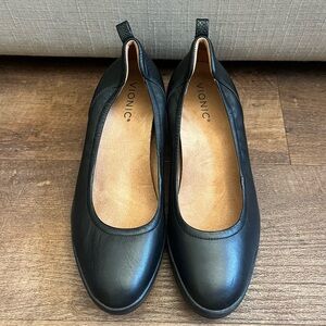 Vionic Jacey Womens Wedge Size 8.5 Black Leather Cushioned Comfort Shoes